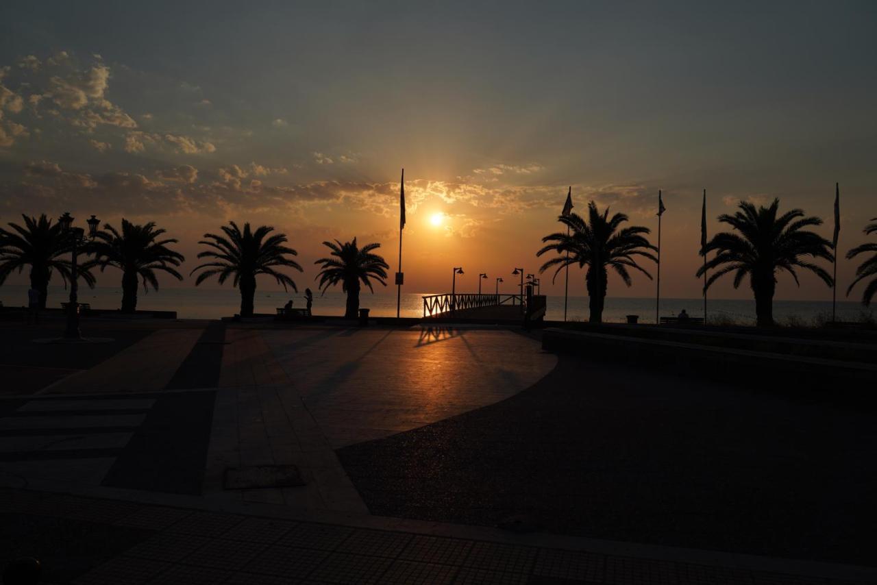 Lilalo Ηotel Paralia Katerinis Bagian luar foto