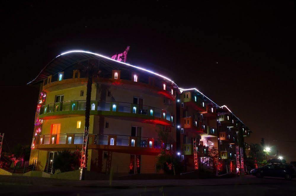 Lilalo Ηotel Paralia Katerinis Bagian luar foto